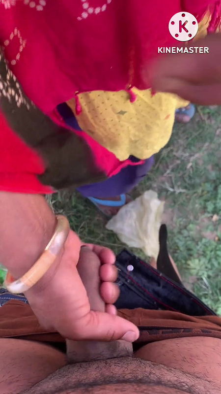 Desi girl sex in jungle( desi chut Chudai jungle mai bhabhi ko choda)