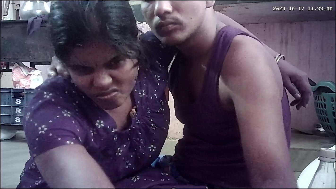 Desi house wife hot lips kissing ass