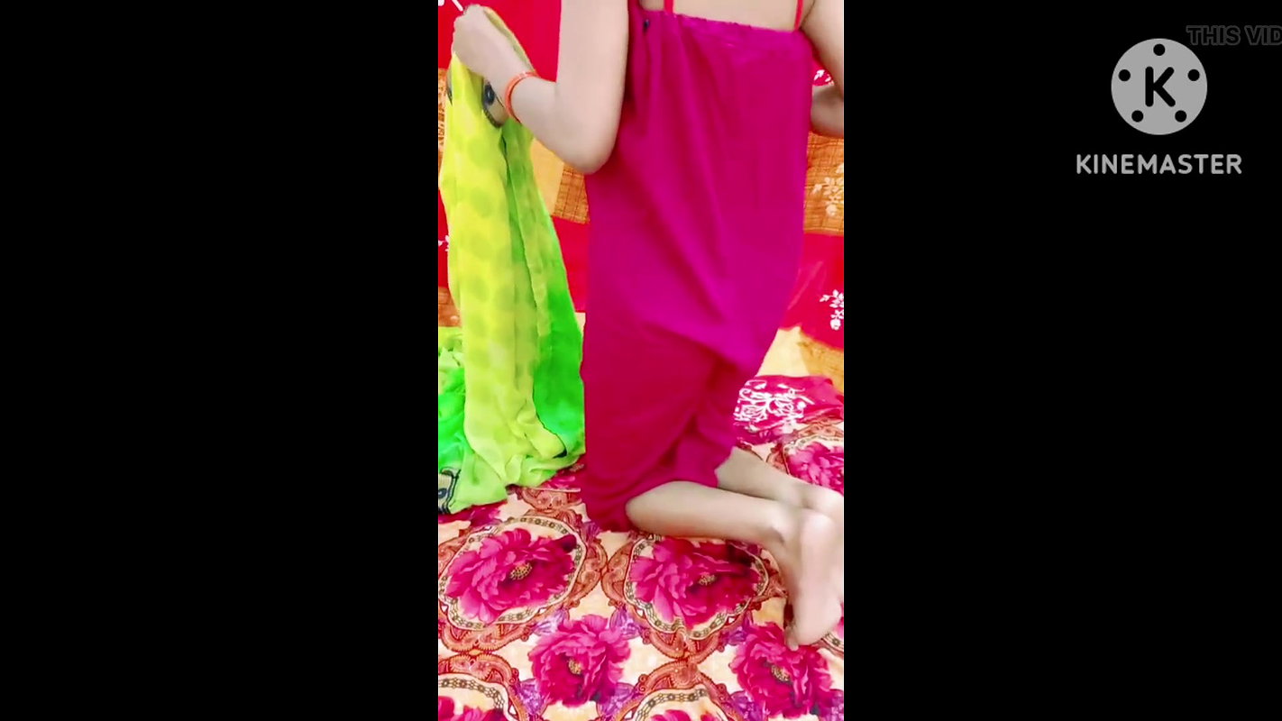 Desi Indian Bhabhi waiting for Bhabhi Chudayi Vat for