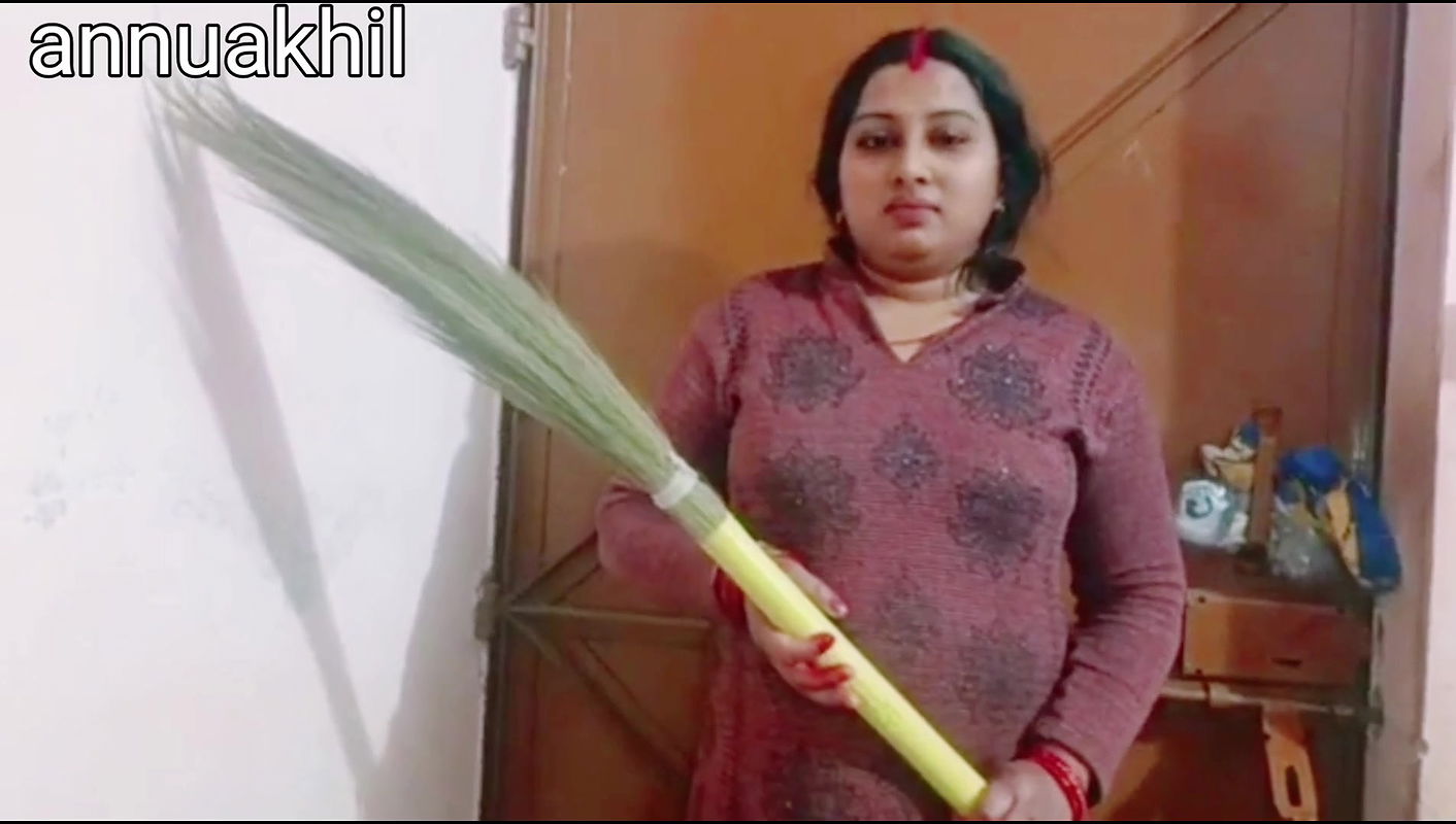 Desi Indian maid seduced when there was no wife at home Indian desi sex video