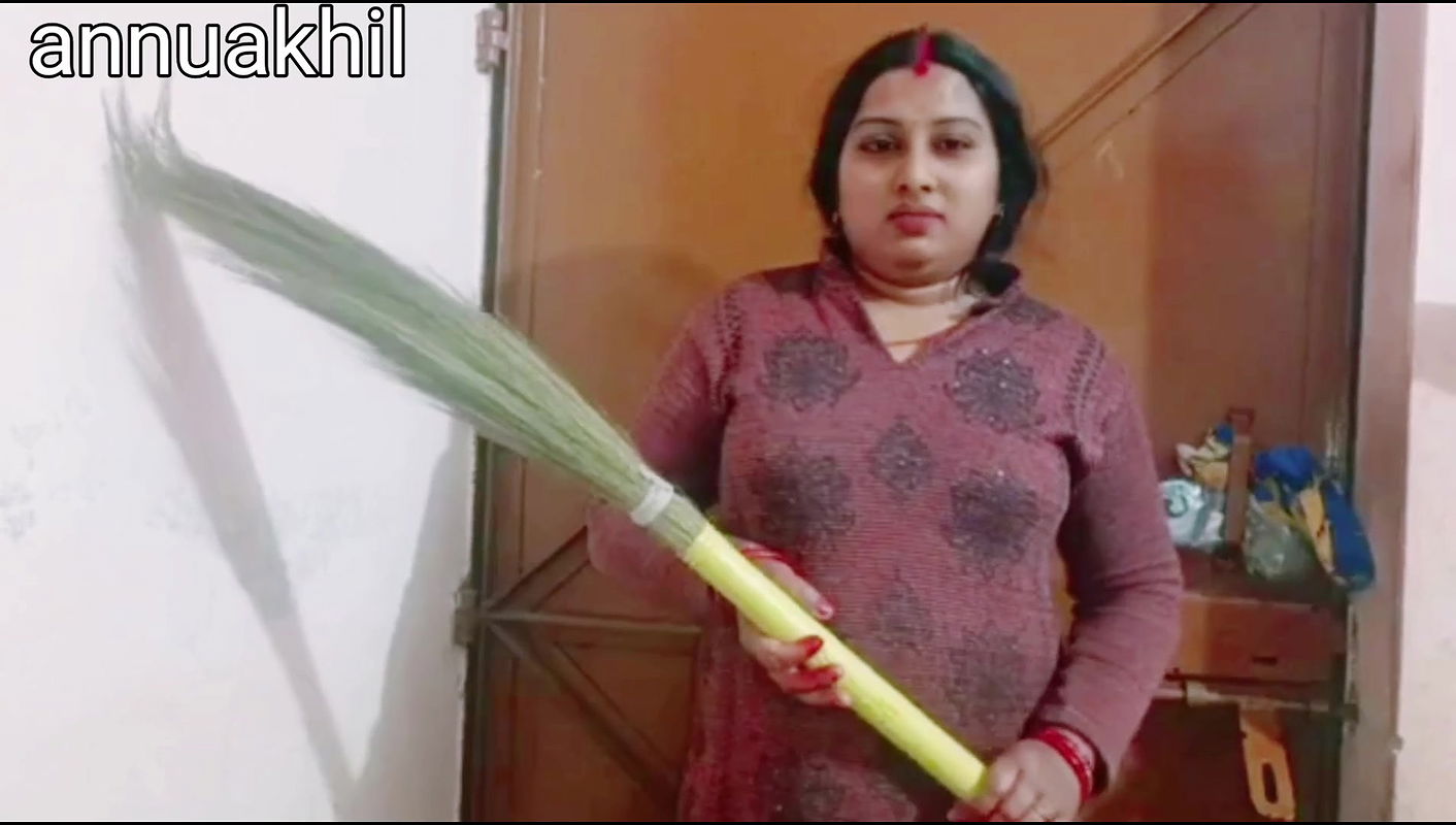 Desi Indian maid seduced when there was no wife at home Indian desi sex video