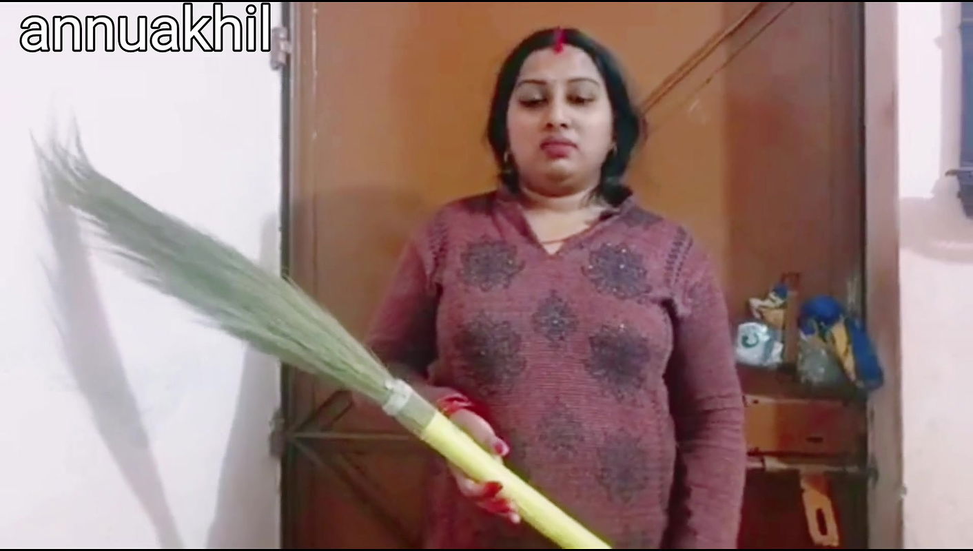 Desi Indian maid seduced when there was no wife at home Indian desi sex video