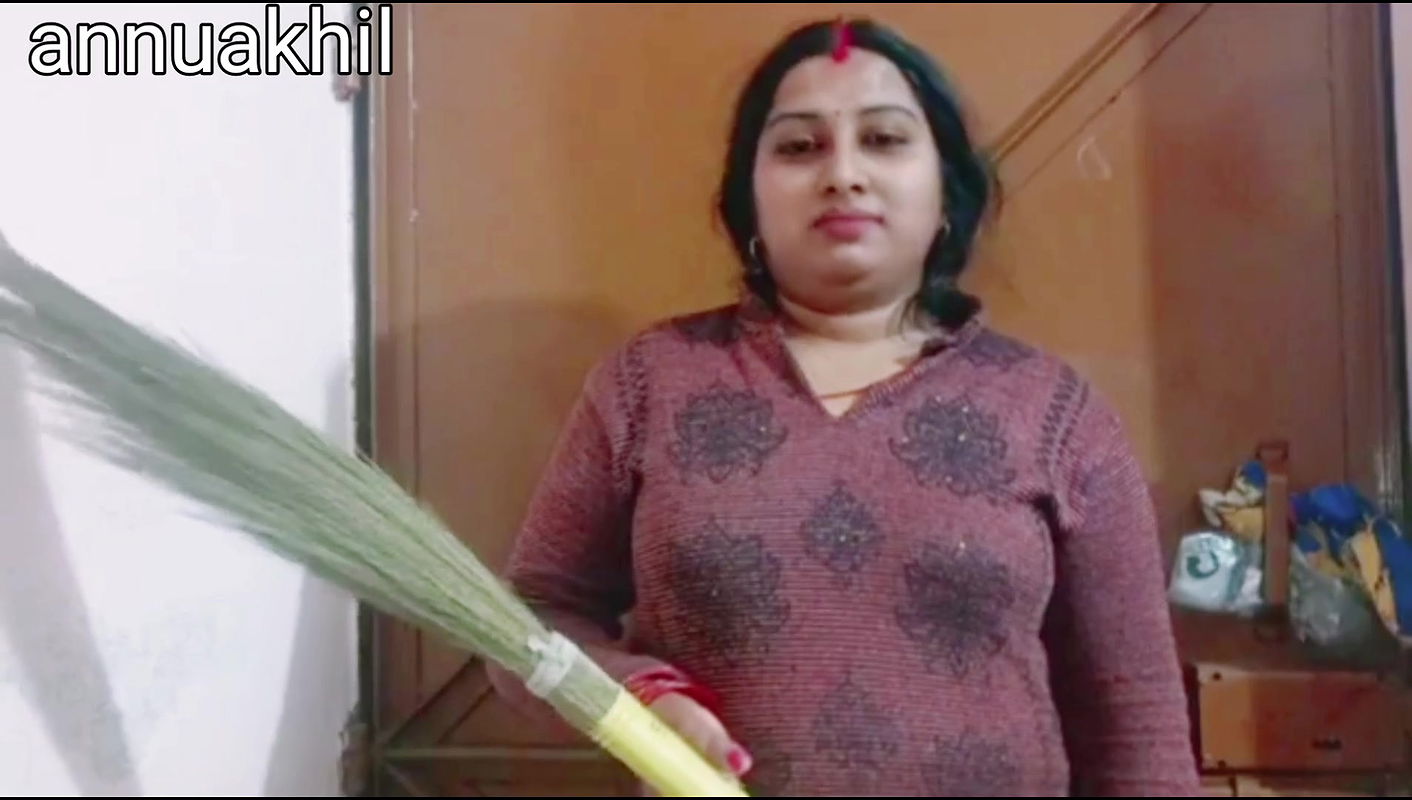 Desi Indian maid seduced when there was no wife at home Indian desi sex video