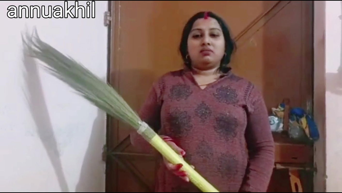 Desi Indian maid seduced when there was no wife at home Indian desi sex video