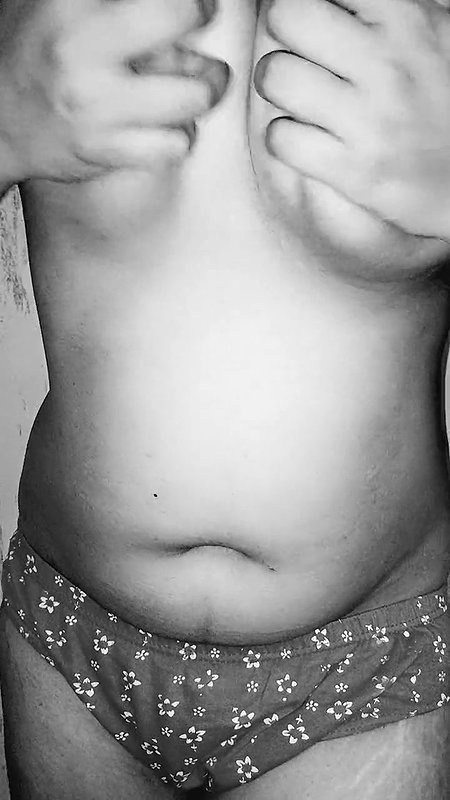 Desi Office Girl removing her clothes