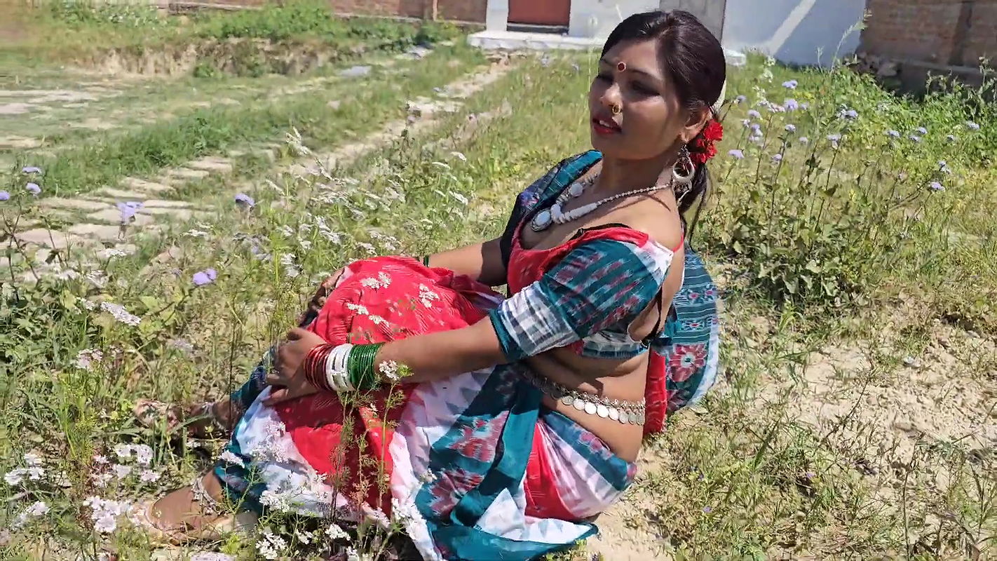 Desi Rajasthani girl first time threesome video part 1