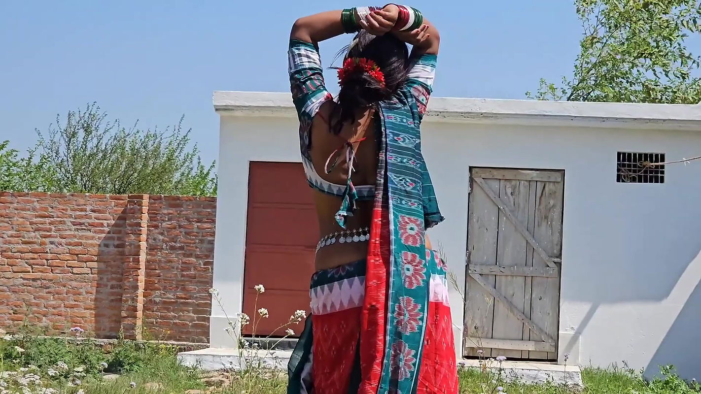 Desi Rajasthani girl first time threesome video part 1