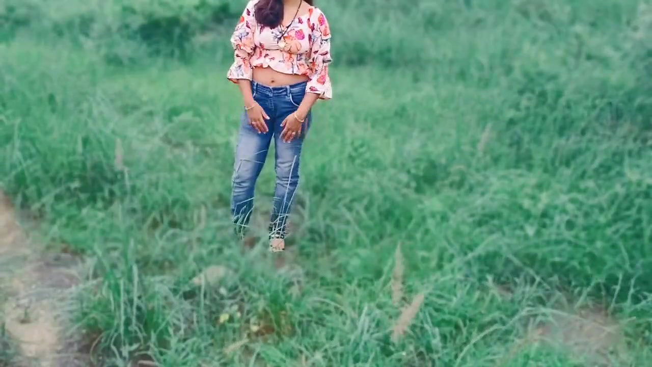 Desi Sexy Soniya Bhabhi fucked when talking with devar, outdoor farms sex Hindi audio