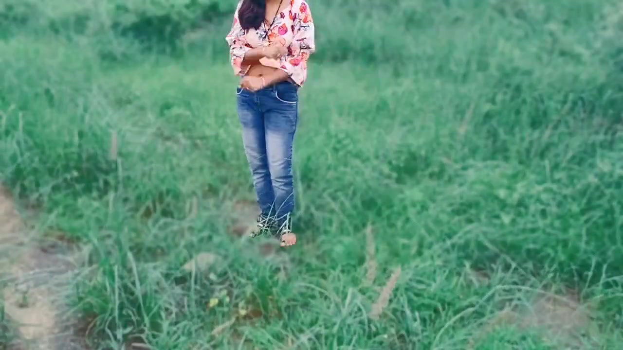 Desi Sexy Soniya Bhabhi fucked when talking with devar, outdoor farms sex Hindi audio