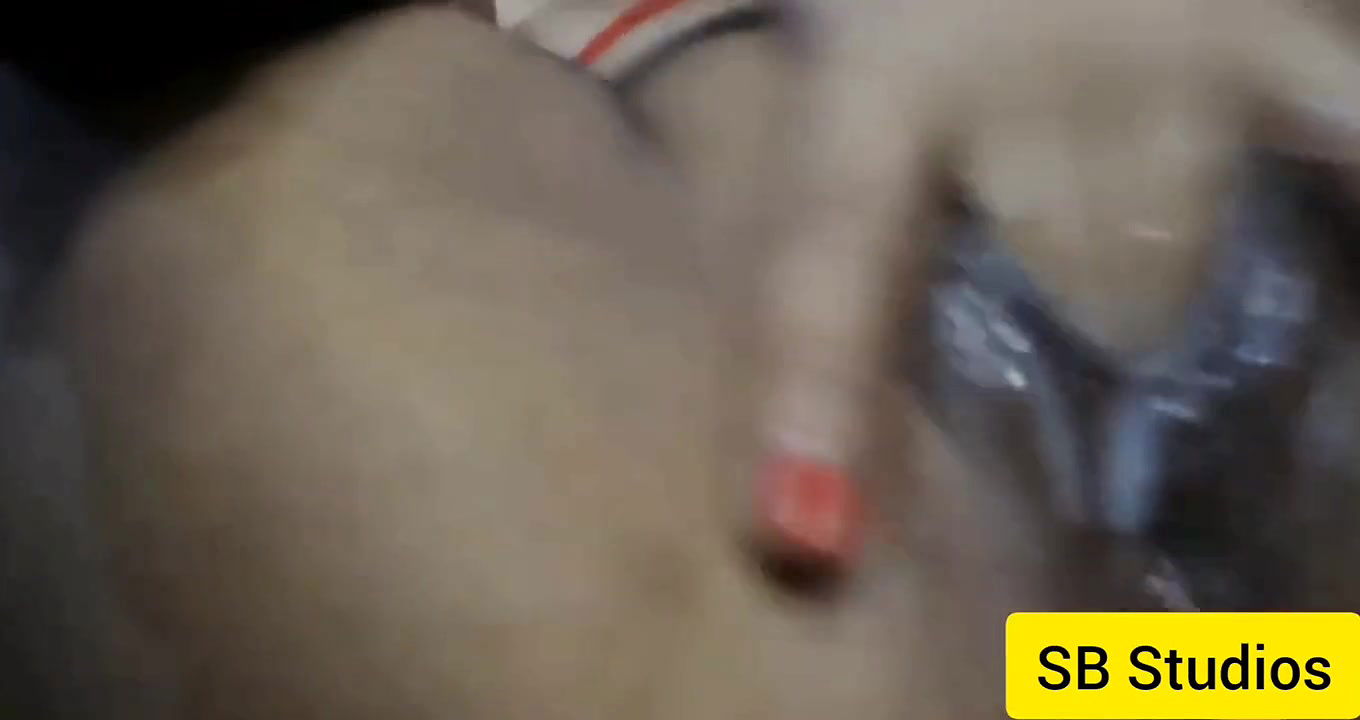 Desi shruti bhabhi ne apni choot ka pani nikala