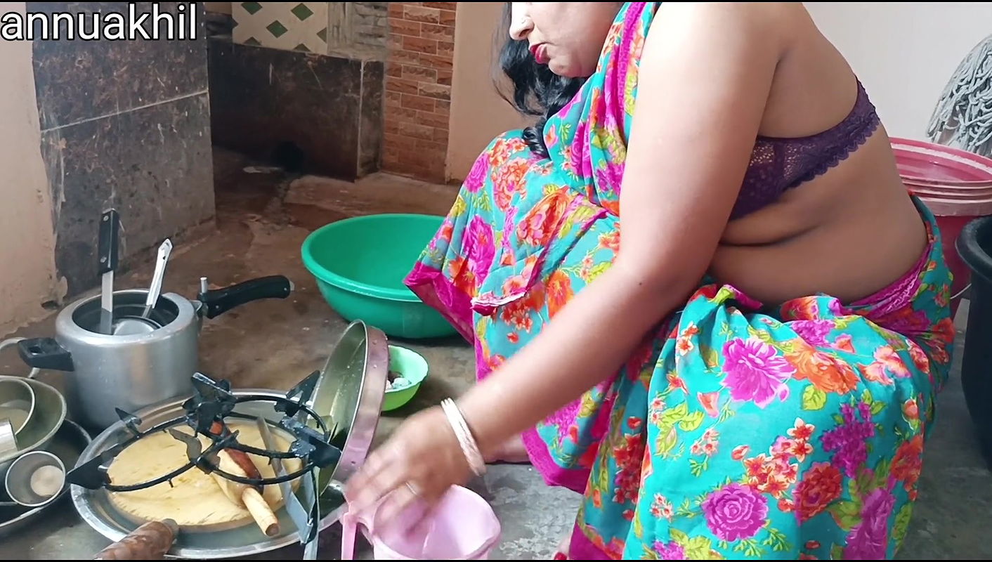 Desi stepmother sucks cum in mouth