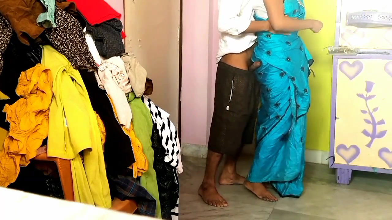 Desi teacher and young boy ki khali room me mast chudai video