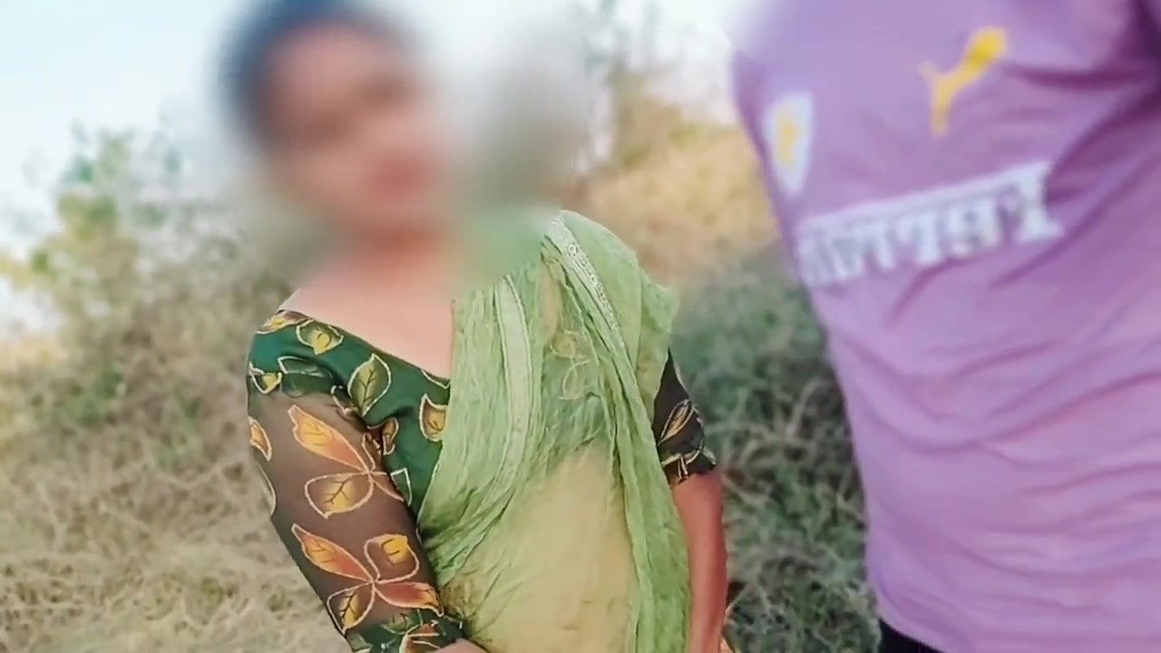 Desi Village Bhabhi Fuck in Jungle With her Devar, Indian Beautiful bhabhi ki outdoor chudai,in hindi audio desi teen tight puss