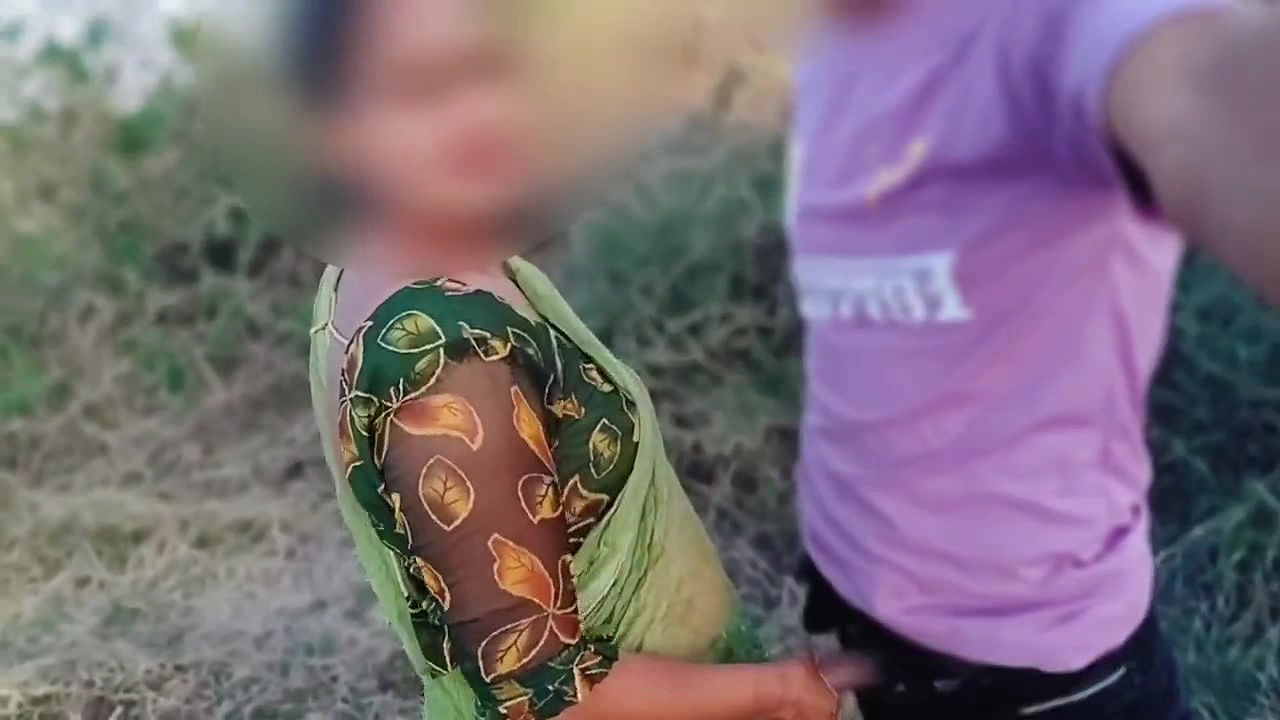 Desi Village Bhabhi Fuck in Jungle With her Devar, Indian Beautiful bhabhi ki outdoor chudai,in hindi audio desi teen tight puss