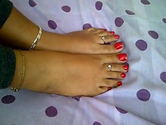 neha bhabhi foot job