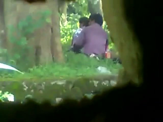 nehru park in burnpur couple initimate moments mms