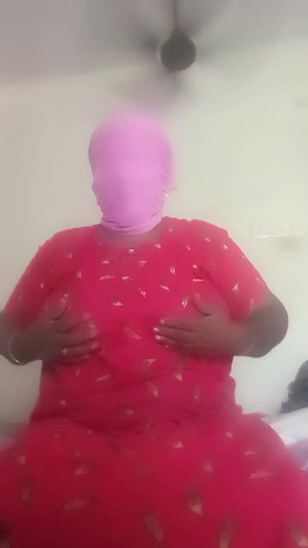 Indian Housewife Bedroom Body Massage Performance