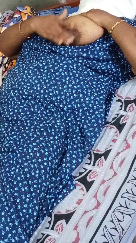 Indian Housewife Bedroom Finger Eating Performance