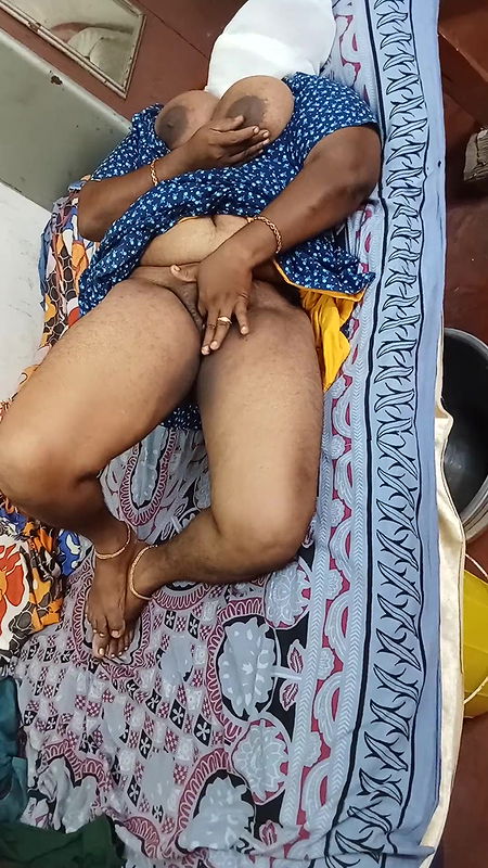 Indian Housewife Bedroom Finger Eating Performance