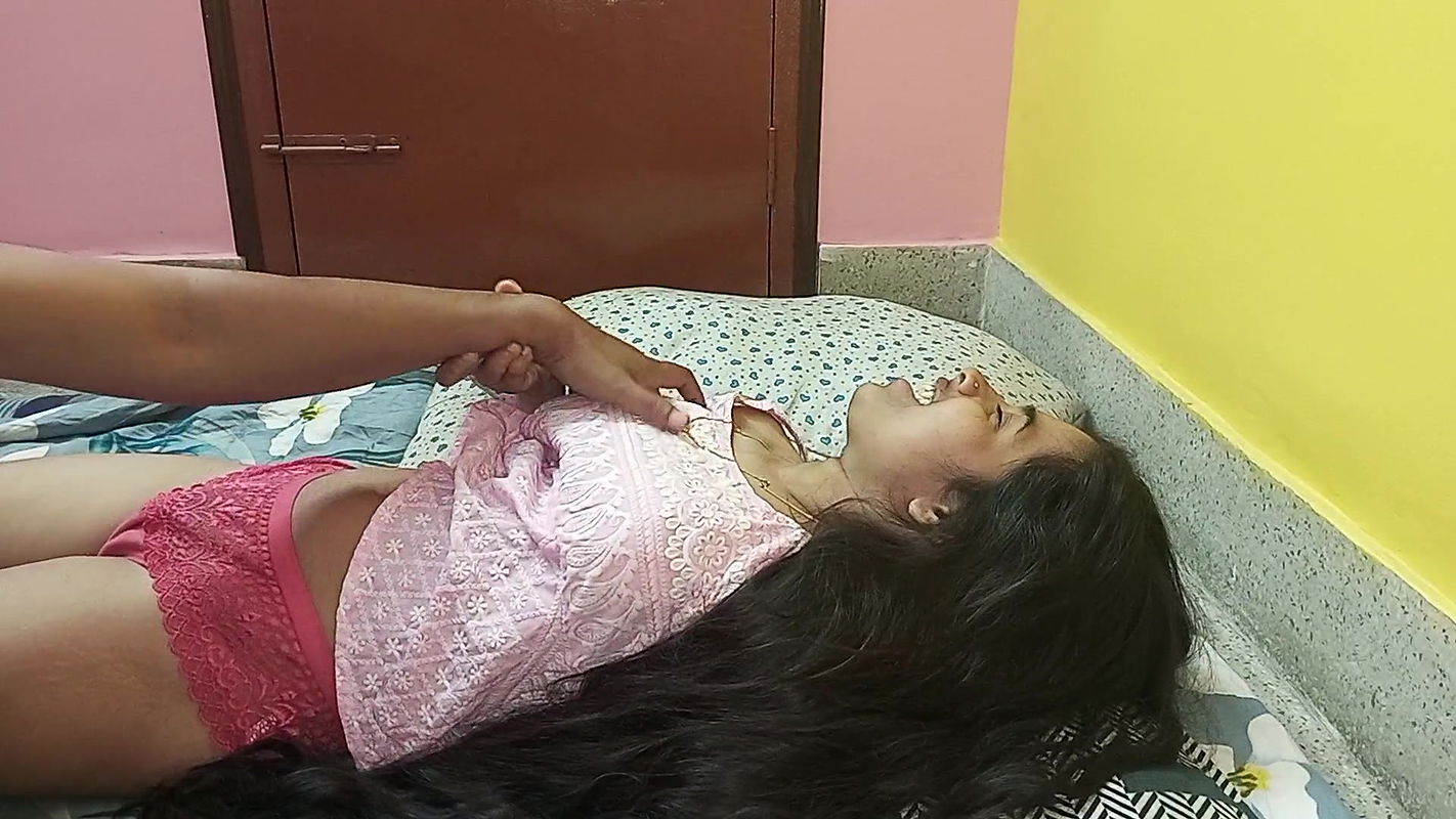 Indian Kissing Mature milf cannot resist the young guy Desi Hardcore Sex