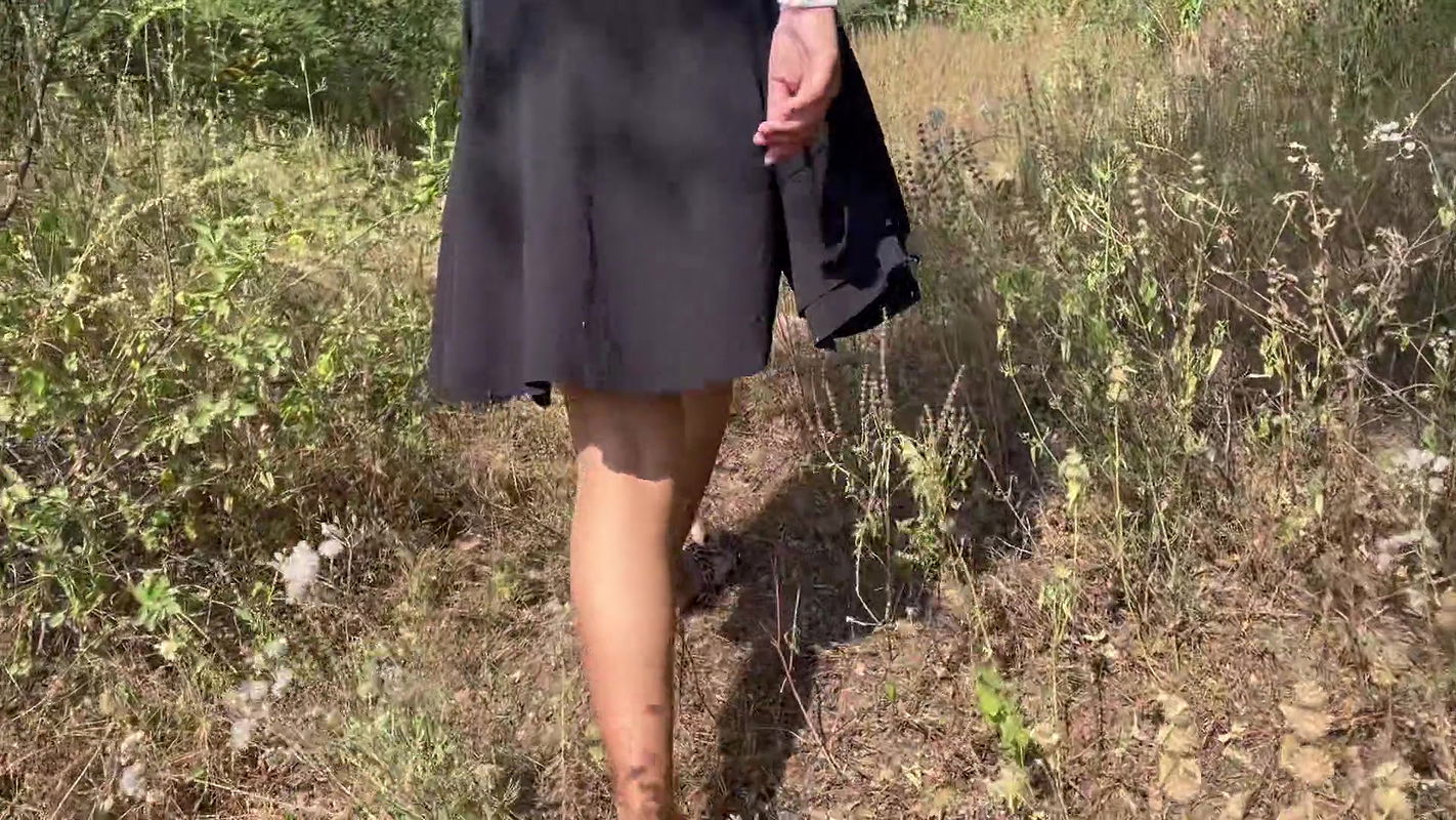 INDIAN SCHOOL GIRL FUCKING HARDCORE IN JUNGLE (HINDI AUDIO)