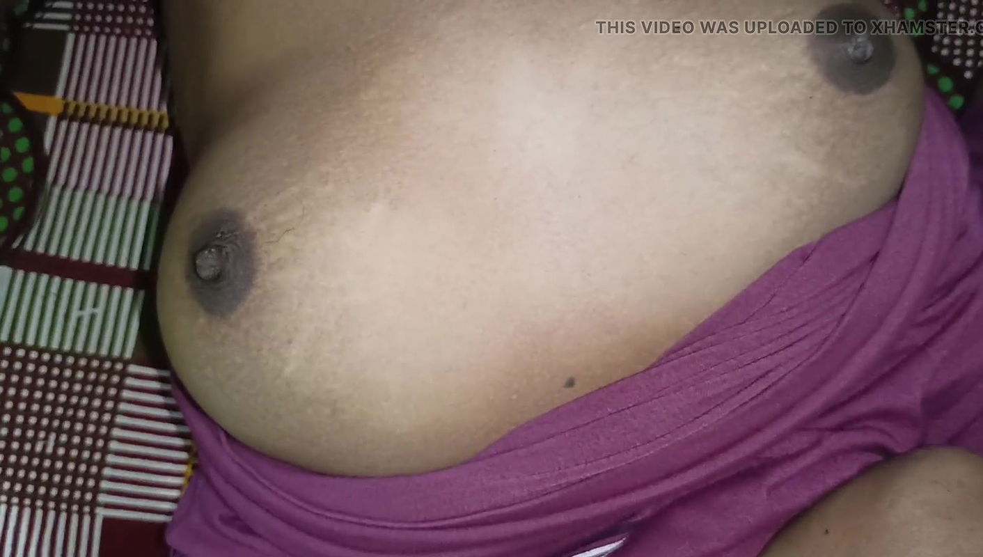 Indian sexy bhabhi sucked the tits