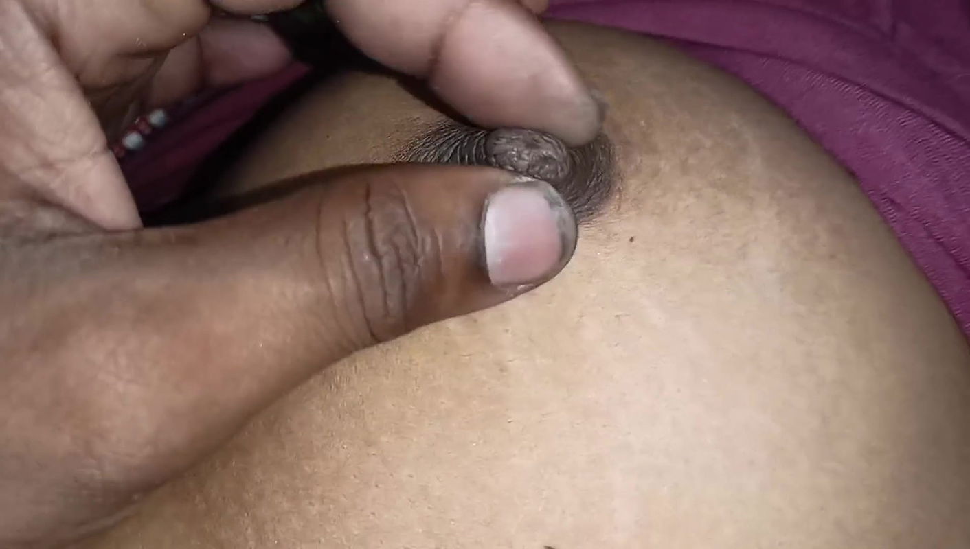 Indian sexy bhabhi sucked the tits