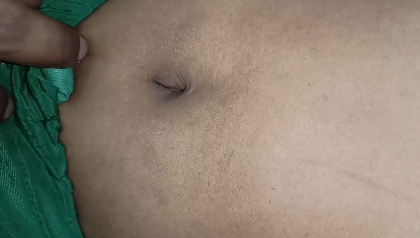 Indian sexy bhabhi sucked the tits