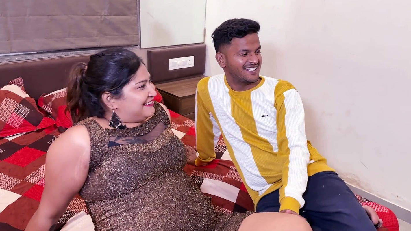 Indian sister-in-law invites her boyfriend to have sex