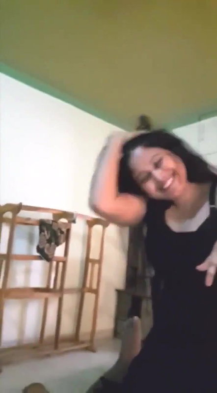 DEsi Hot Beauty Bhabhi Offeing BJ to HUs frnd