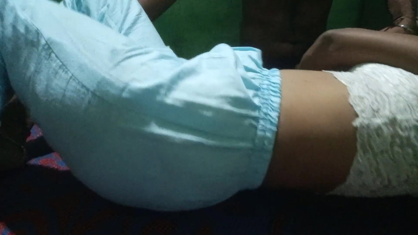 Indian village Bhabhi ne kitchen me Devar ka land chokha aur chut chudai