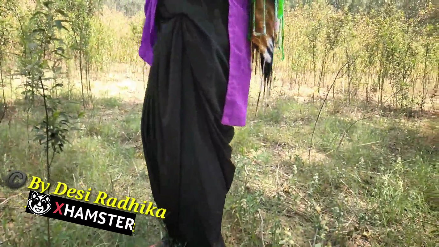 Indian Village Desi Bhabhi Outdoor removing her cloth one by one