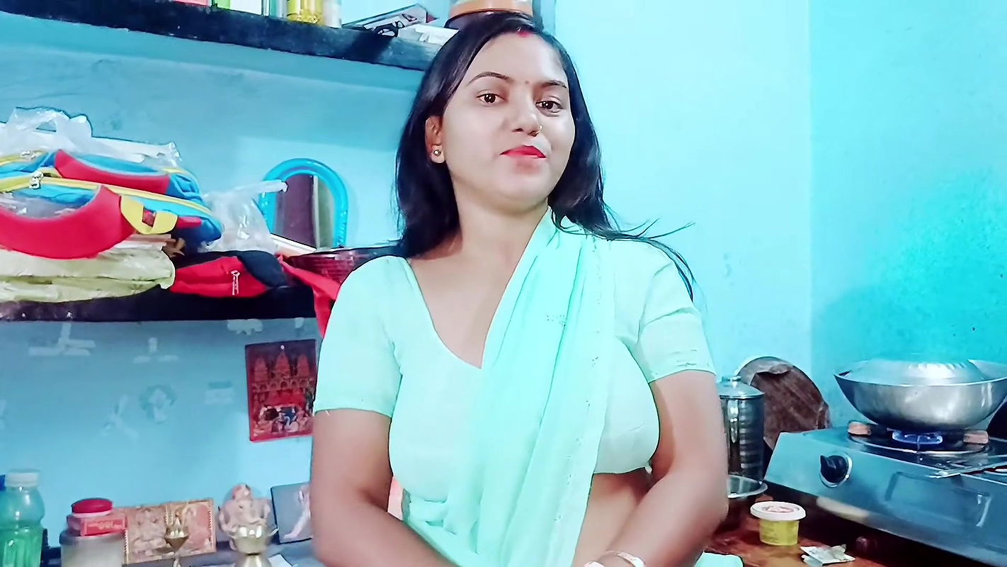 Indian village hot desi girl in the forest viral MMS