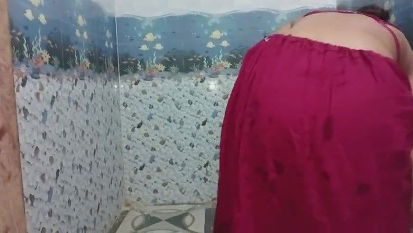 Indian young bhabhi bathing in petticoat bath