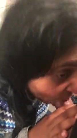 Desi Hotty Horny IT Girl Giving a suprhot BJ to Boss in Office