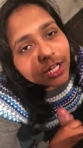 Desi Hotty Horny IT Girl Giving a suprhot BJ to Boss in Office