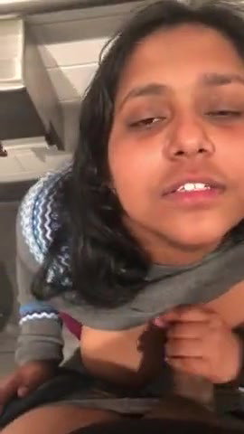 Desi Hotty Horny IT Girl Giving a suprhot BJ to Boss in Office