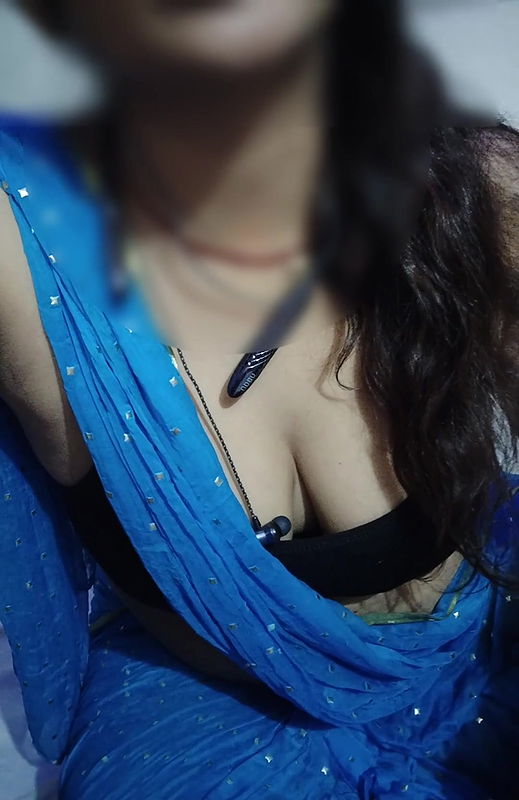 Jawan Naukar Ke Shaat Chudai Story