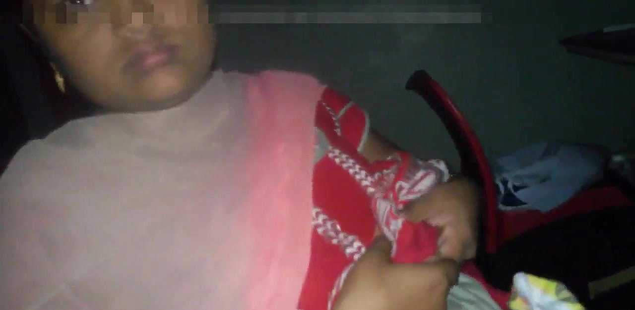 Desi cheating wife getting boob sucked