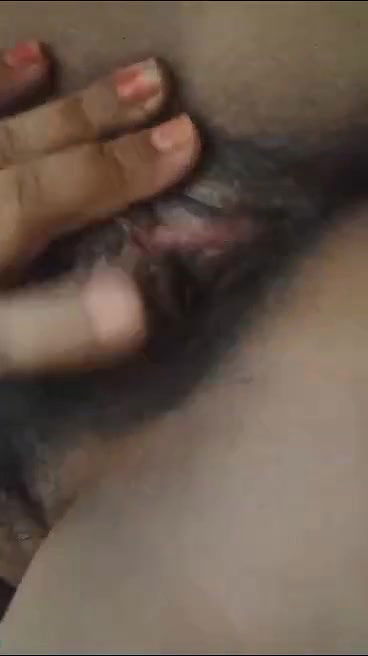 Sexy Village Girlfriend Showing Nude And Hairy Pussy