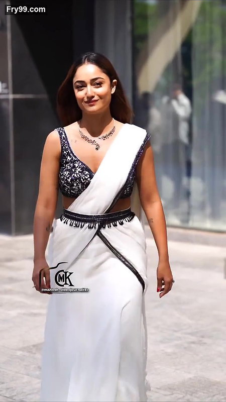 TRIDHA MOUTHWATERING FIGURE MESMERIZING IN BACKLESS SAREE