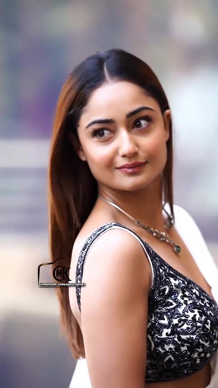 TRIDHA MOUTHWATERING FIGURE MESMERIZING IN BACKLESS SAREE