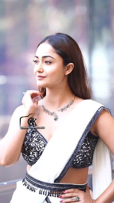TRIDHA MOUTHWATERING FIGURE MESMERIZING IN BACKLESS SAREE