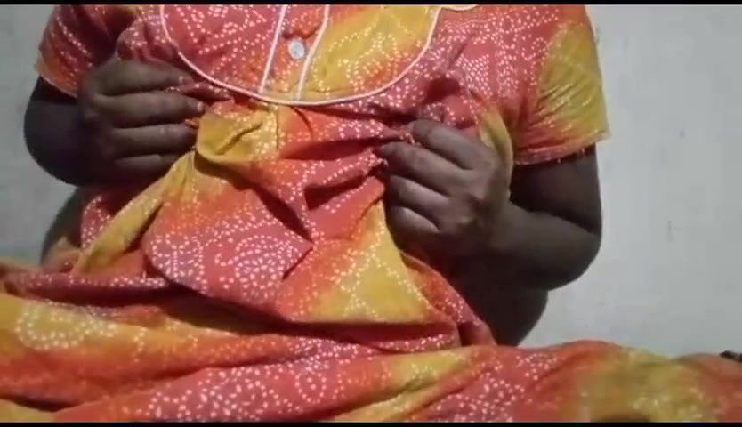 Desi black girl ki black choot our pink holl