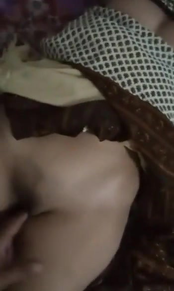 Desi HouseWife fingred by husbnds Boos aftr drinks