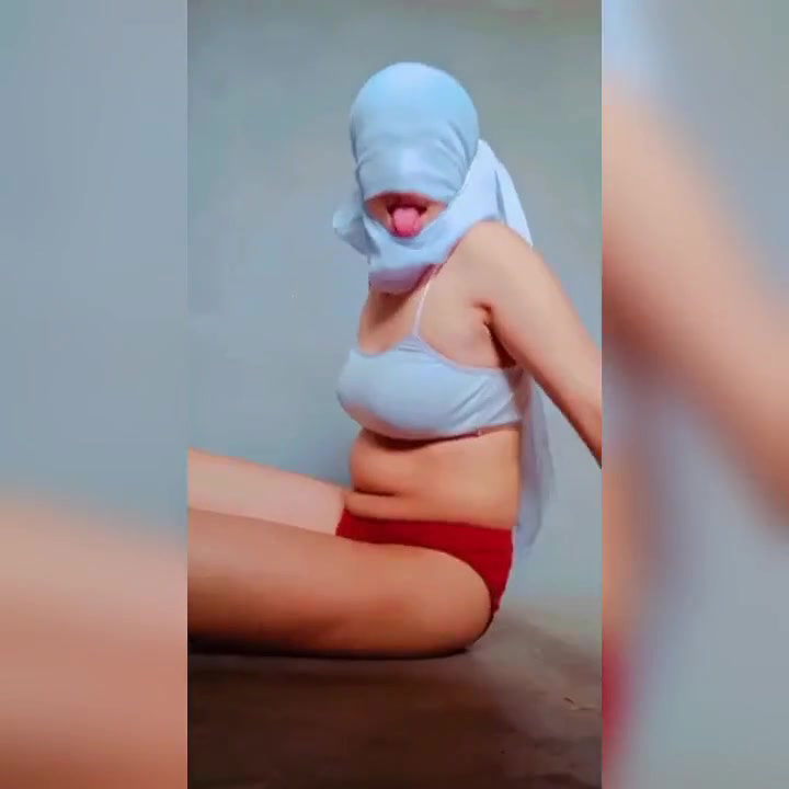 Horney girl unclothing (totally naked) tharki ladki