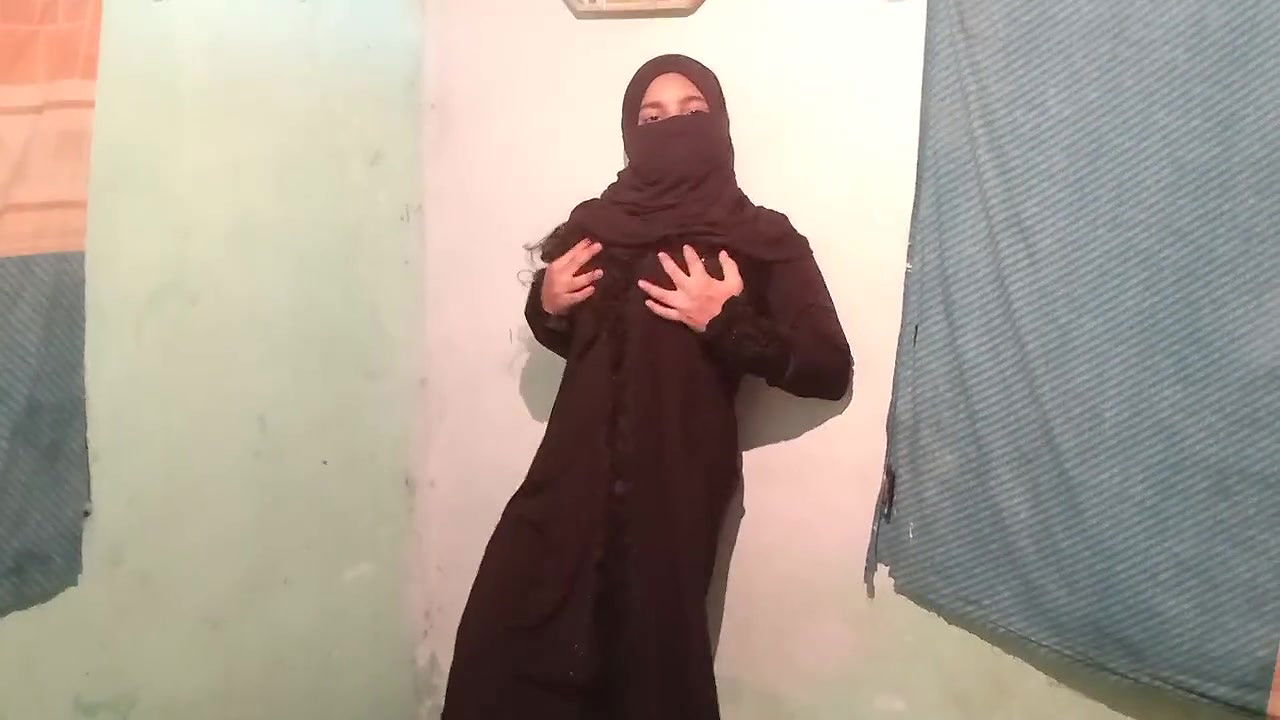 Hijabi girl wants hardcore with Hindu
