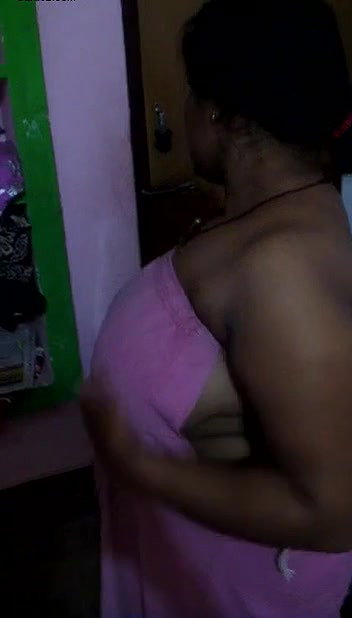 Desi Mature frnds wife big boobs show to frnd