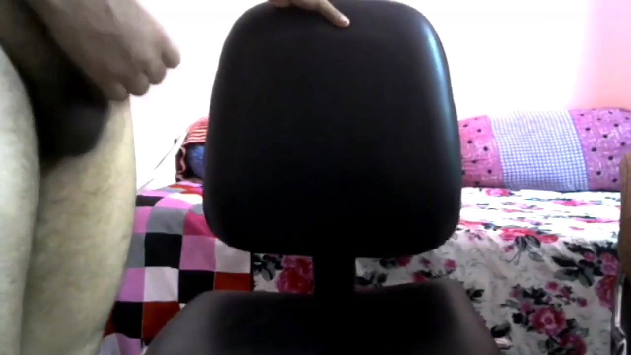 Desi Bhabhi Excited Her Boyfriend and Gave Him a Blowjob and Then Made Him Leave While Sitting on a Chair