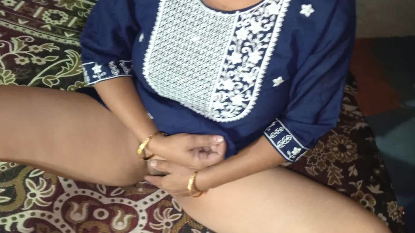 Hot bhabhi ko chod ne maja aagya